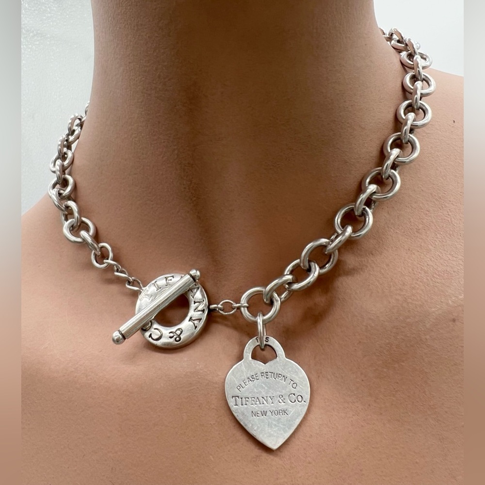 🔴Authentic TIFFANY & CO. Silver RTT Heart Pendent Tag Toggle Link Necklace🔴 - Picture 2 of 10